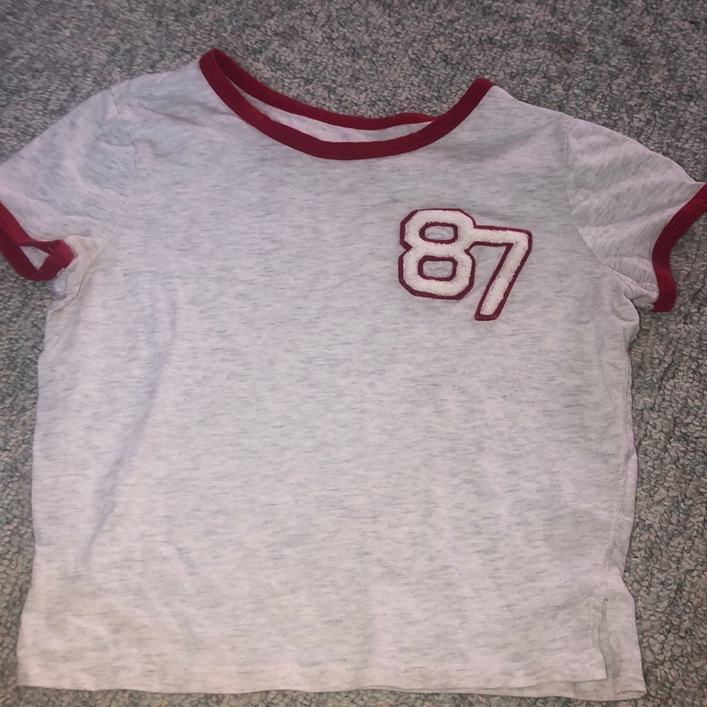 white short sleeve t shirt
